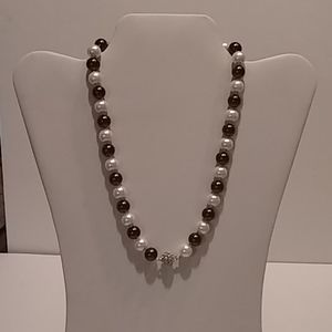 🆕Chocolate & white south sea shell pearl necklace